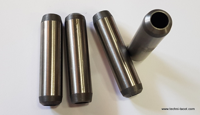 Guide de soupape x4 - fonte - 8.5x14.05x56.50 - Peugeot 203 - 403