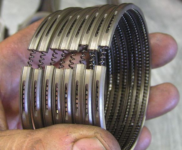Jeu segments piston 4 gorges sur mesure Ford ou Simca V8