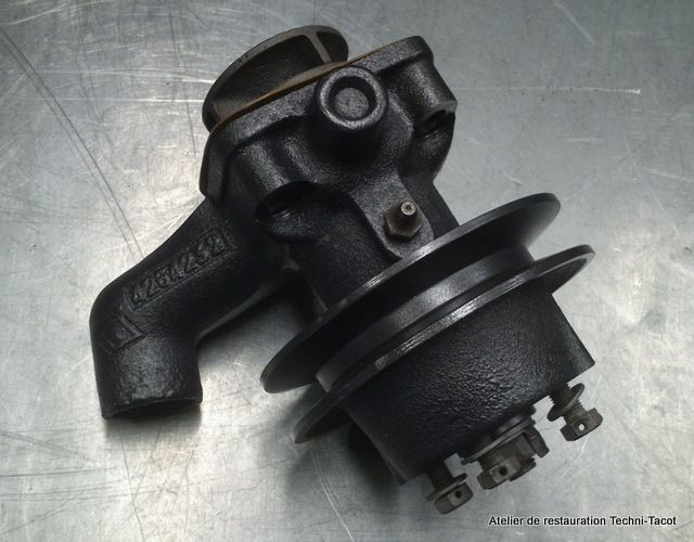 Pompe à eau moteur 14 cv Renault Prairie,Goélette,,...