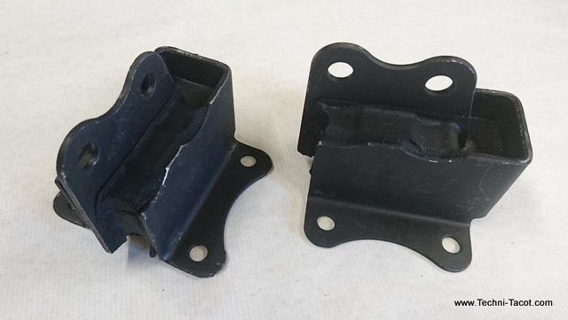 Support moteur x 2 pour FOrd Anglia 105 106E